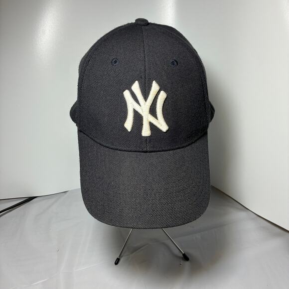 Vintage Yankee Baseball Hat Cap Team Nike Hook Loop Strap Sticker under Brim - Picture 1 of 10